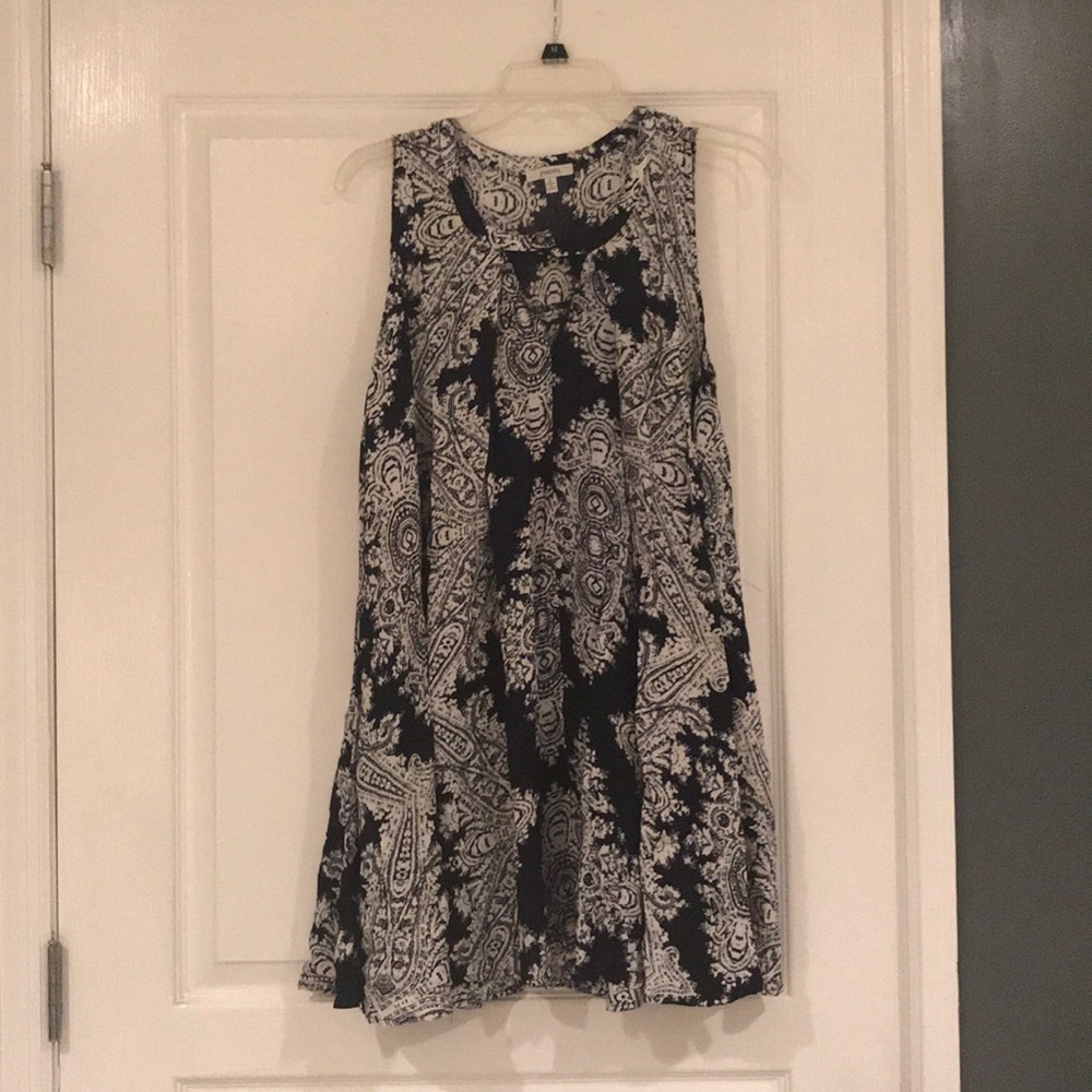 Flowing patterned boutique dress